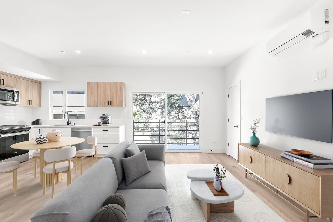 914 7th Street - Photo 4 of 19