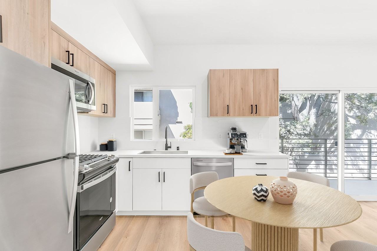 914 7th Street - Photo 5 of 19