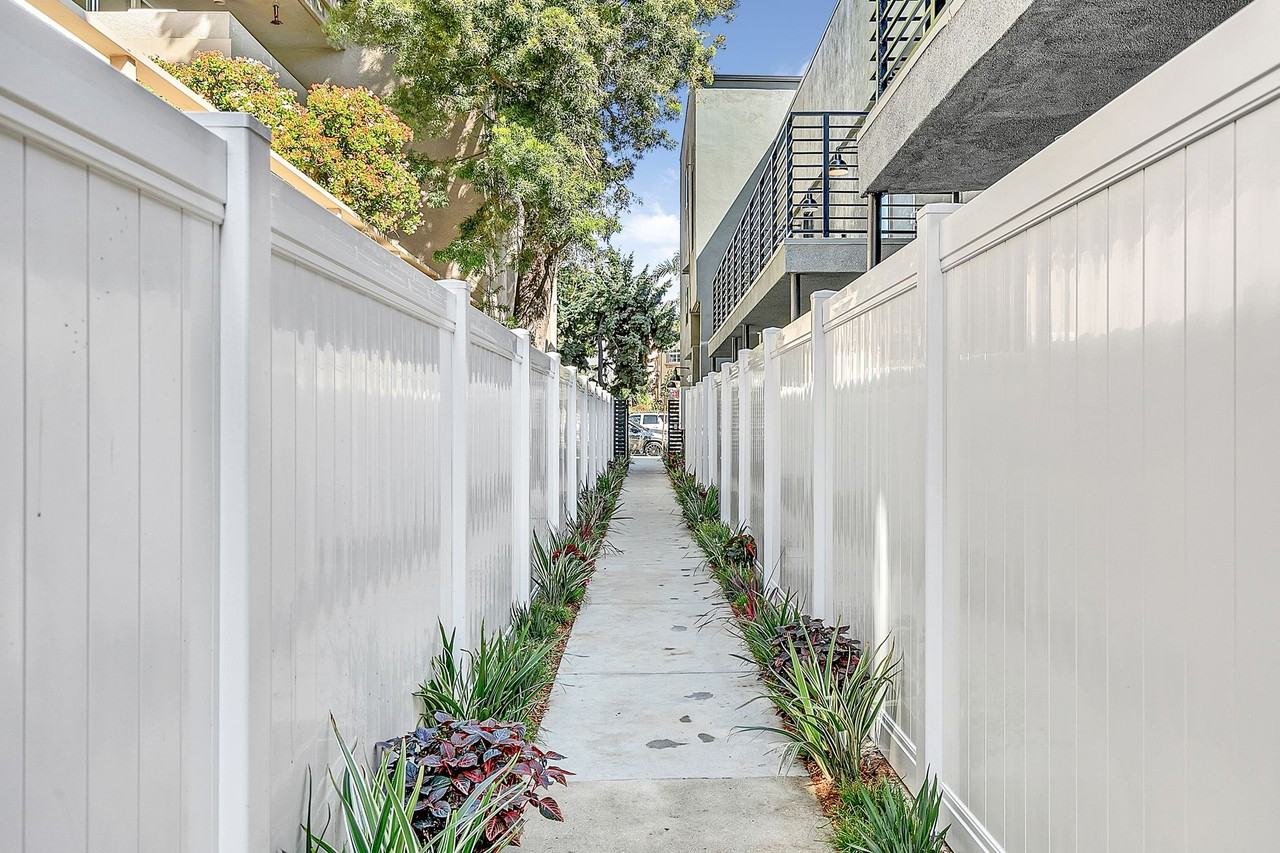 914 7th Street - Photo 2 of 19