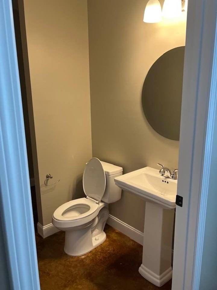 311 Broad St - Photo 3 of 8