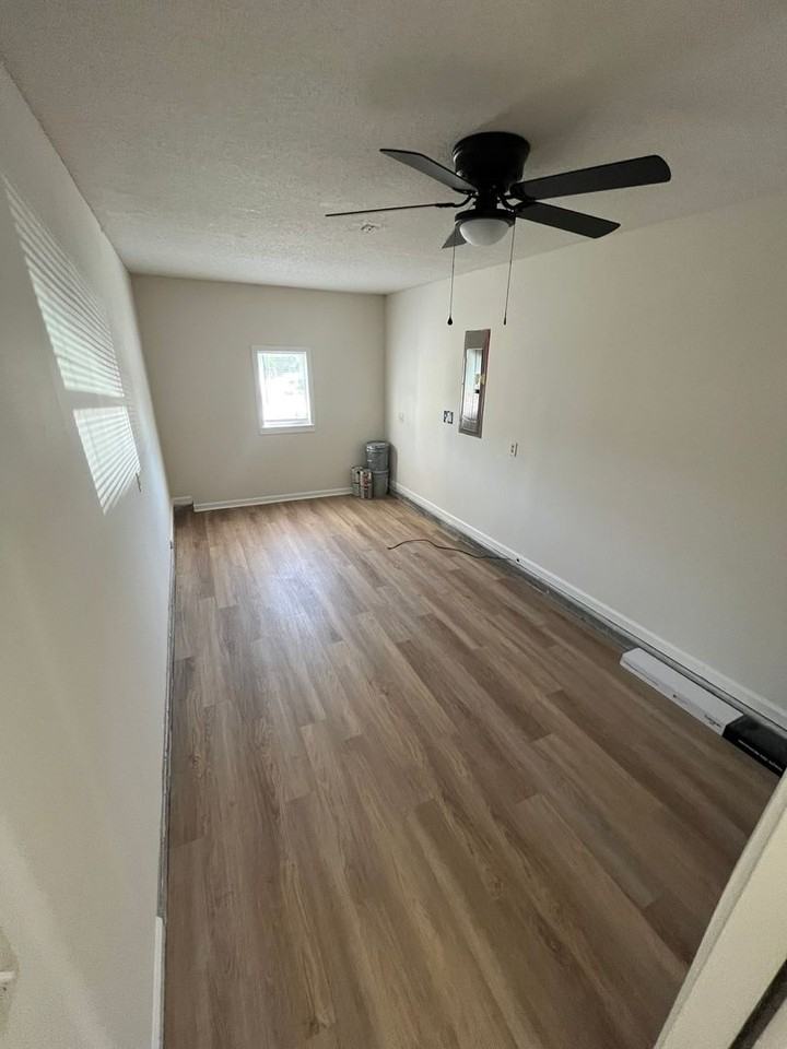 3 Whistle Stop Dr - Photo 3 of 10