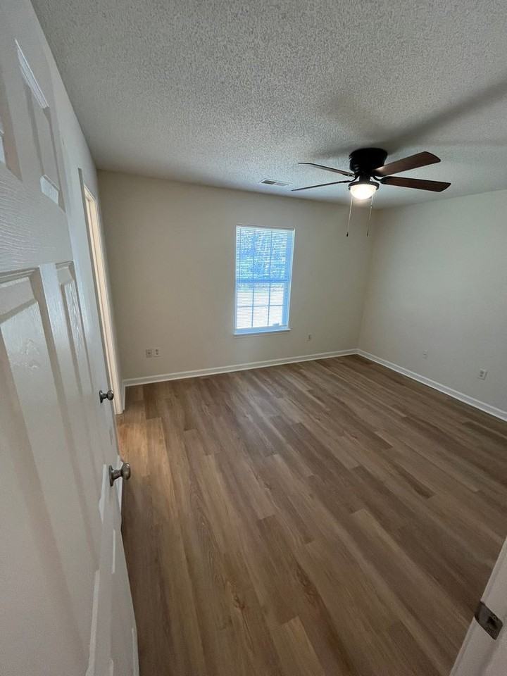 3 Whistle Stop Dr - Photo 6 of 10