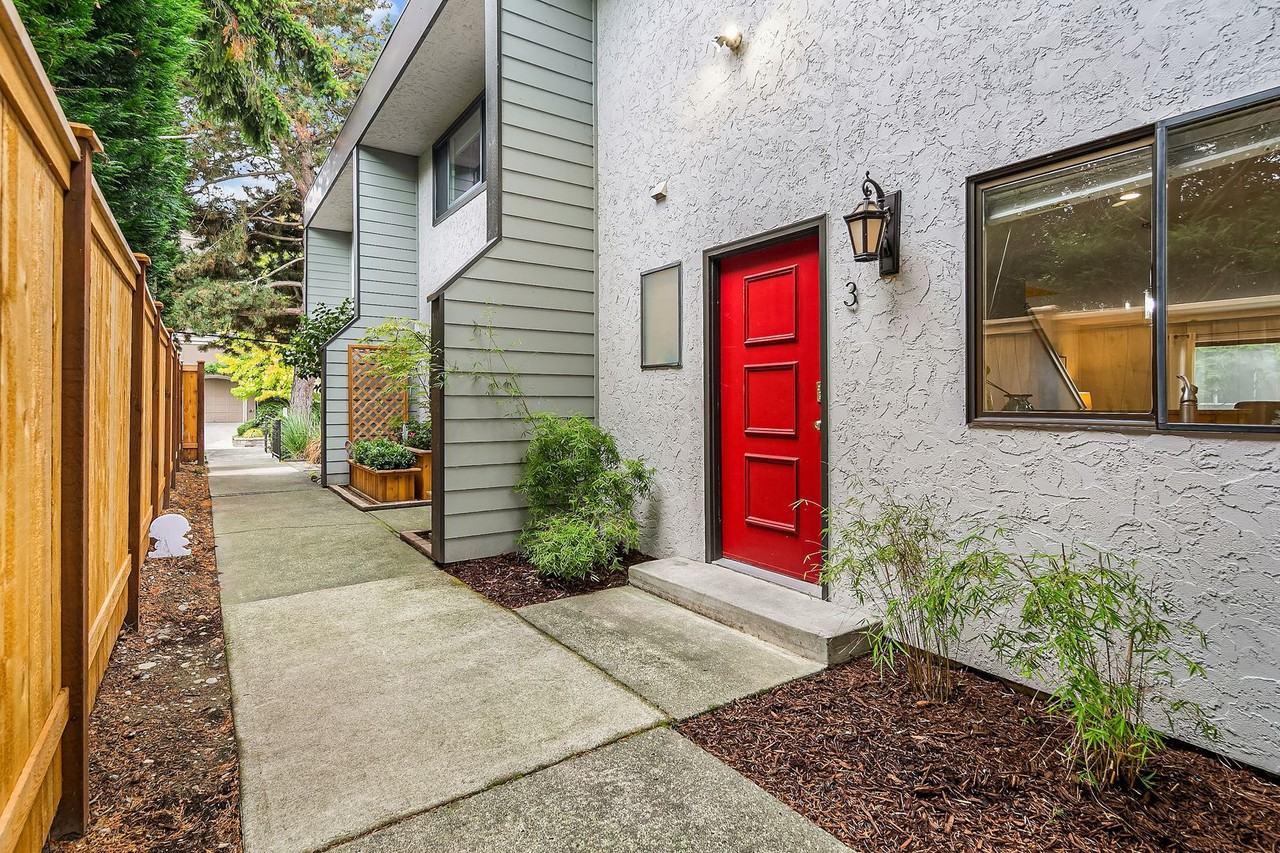 350 4th Ave S - Photo 2 of 19