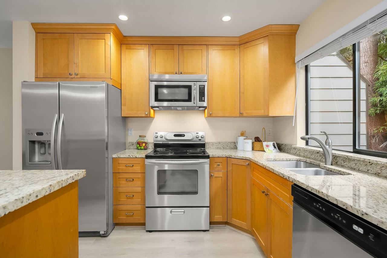 350 4th Ave S - Photo 6 of 19