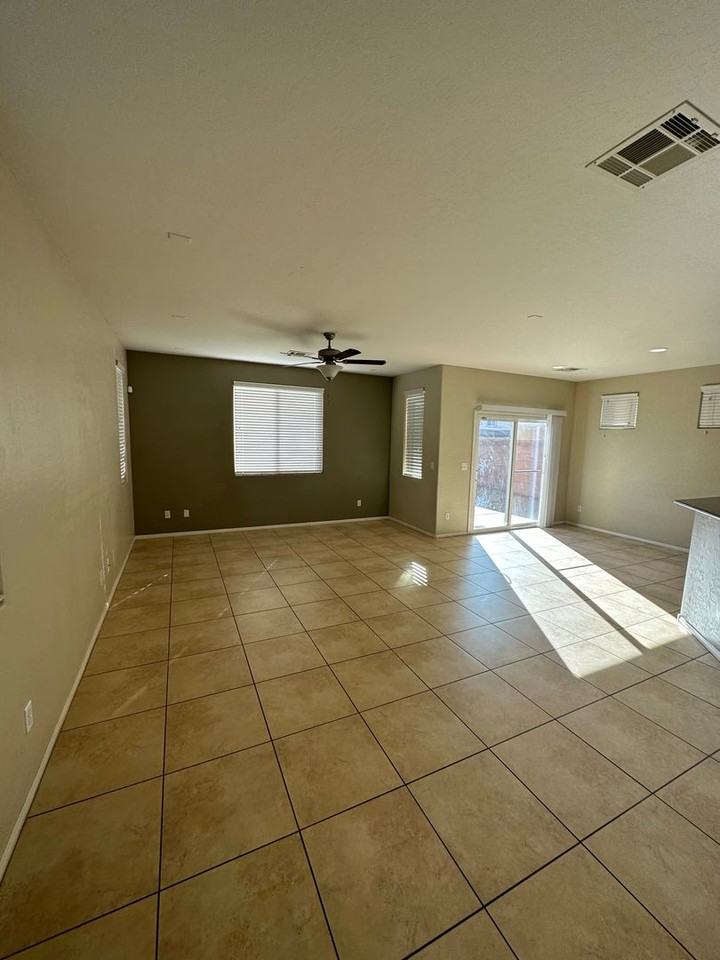 8323 Rygate Ave - Photo 2 of 18