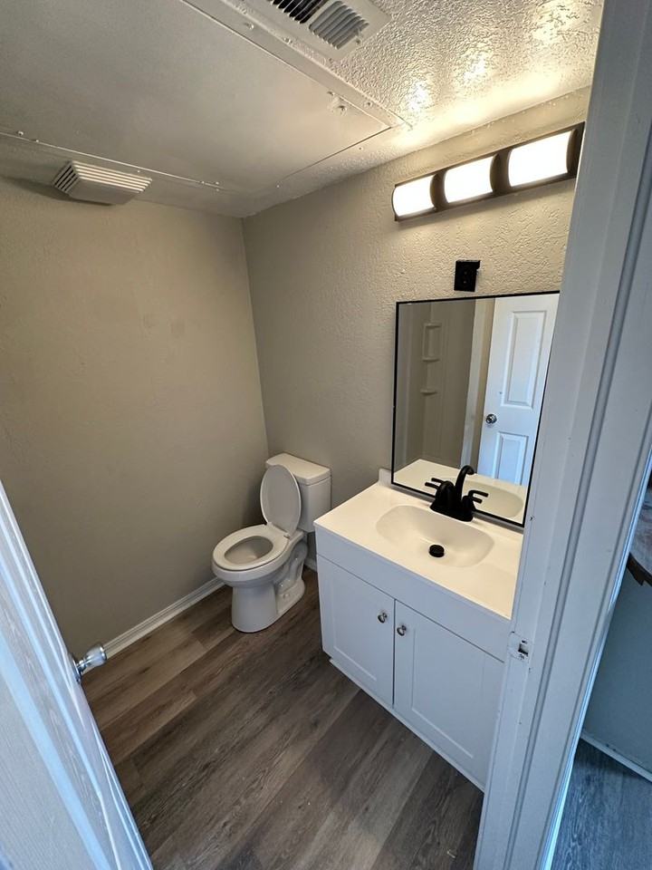 1730 East 67th Street #303 - Photo 6 of 11