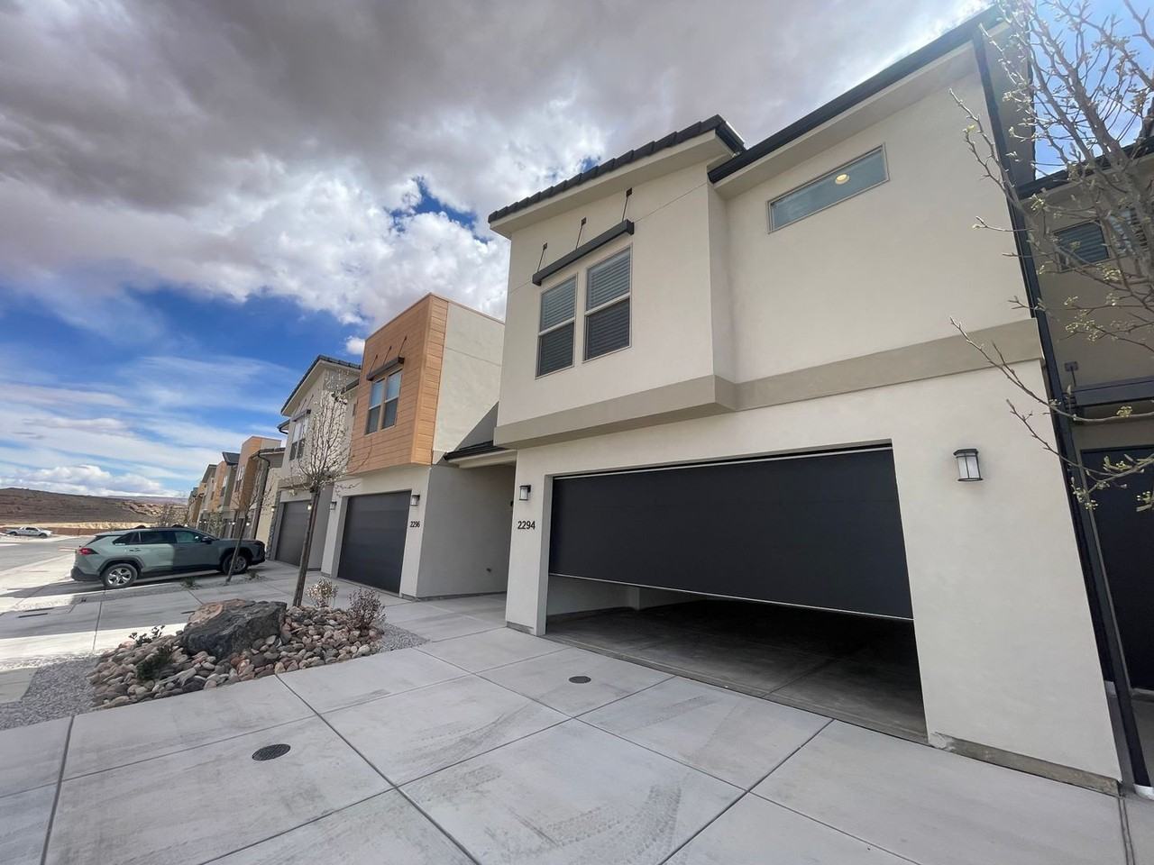 2294 E Alexander Ln - Photo 2 of 21