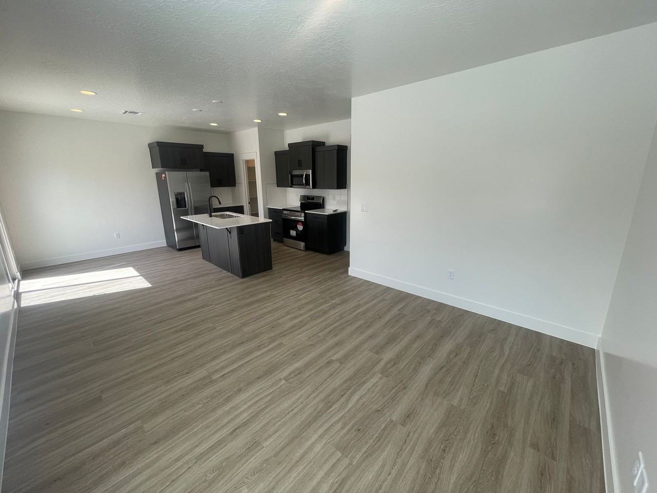 2294 E Alexander Ln - Photo 5 of 21