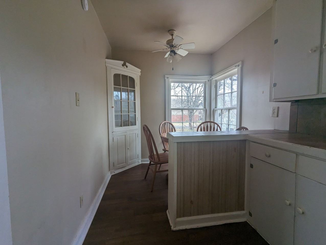 1212 E 14th St - Photo 2 of 7