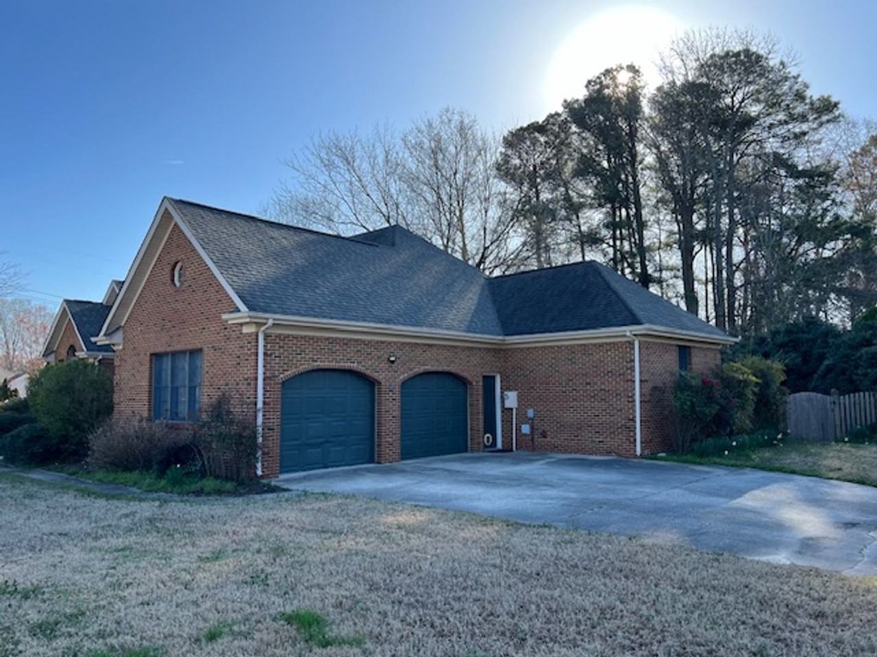 102 Cove Point Dr - Photo 2 of 21