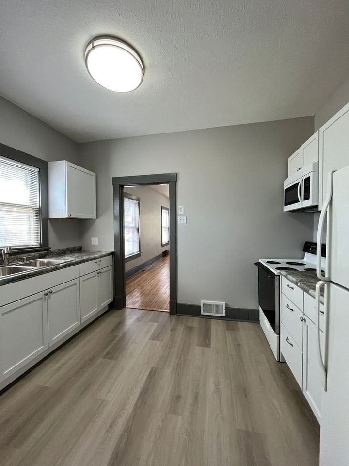 1524 N 23rd St - Photo 3 of 11