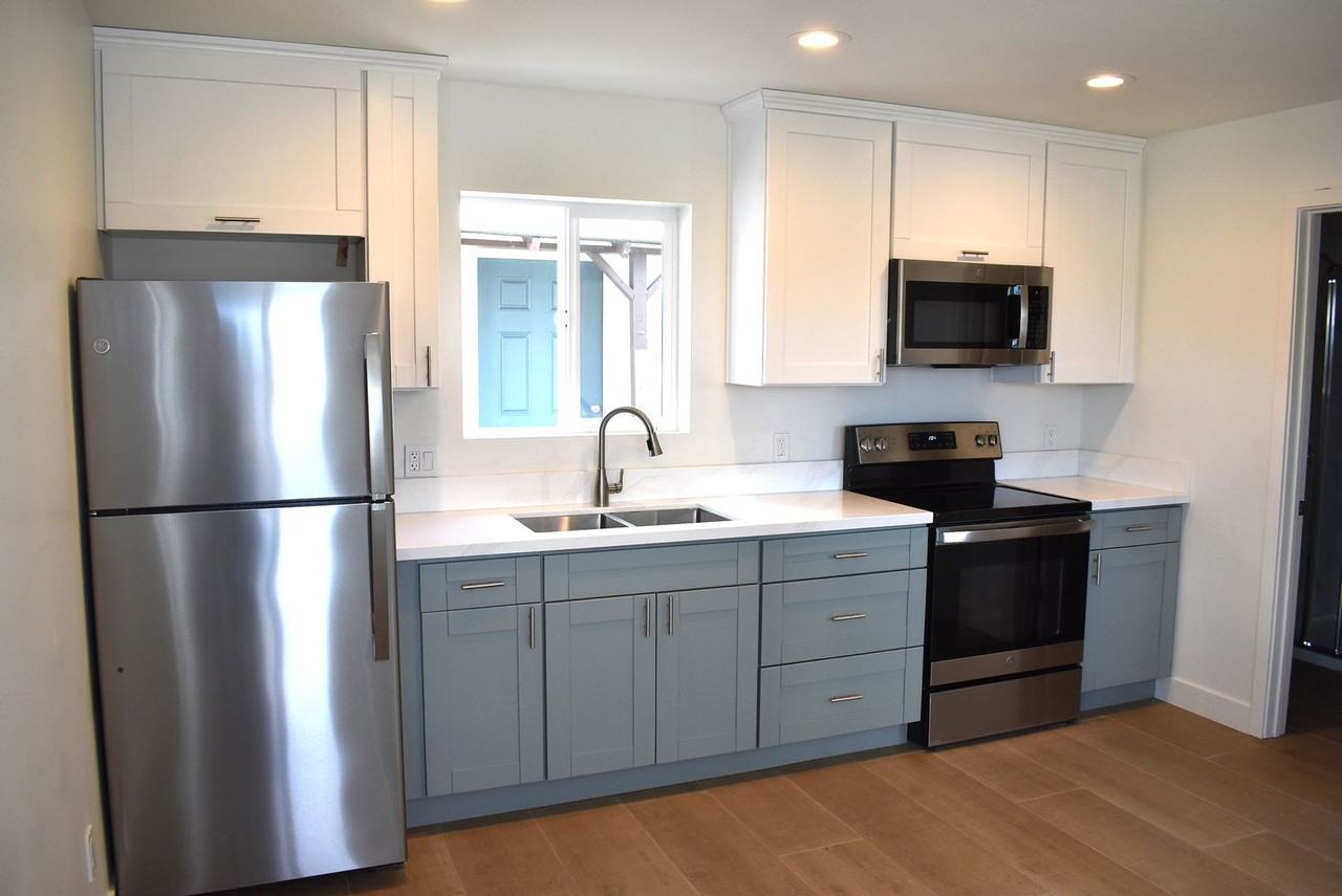 4047 49th St - Photo 3 of 10