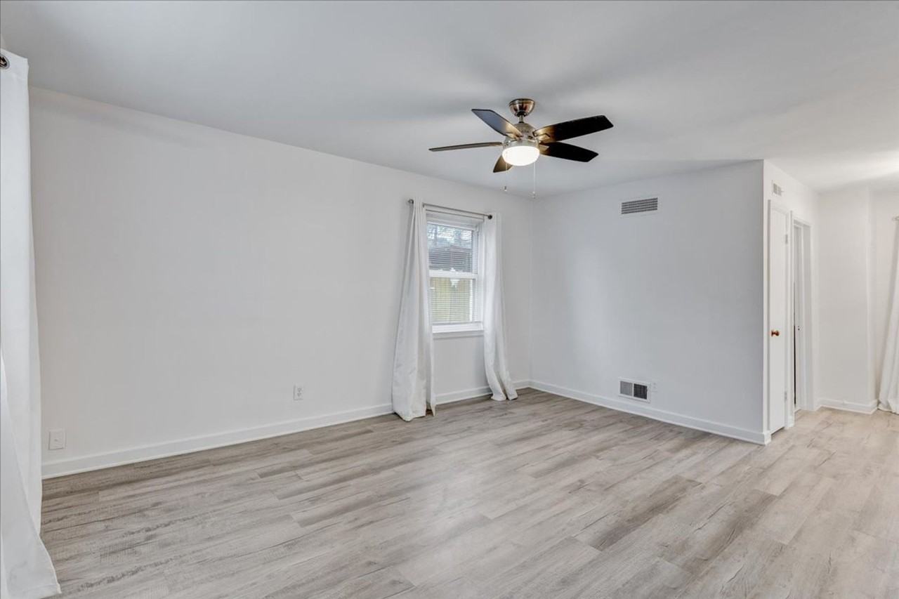 836 S Irving St - Photo 2 of 16