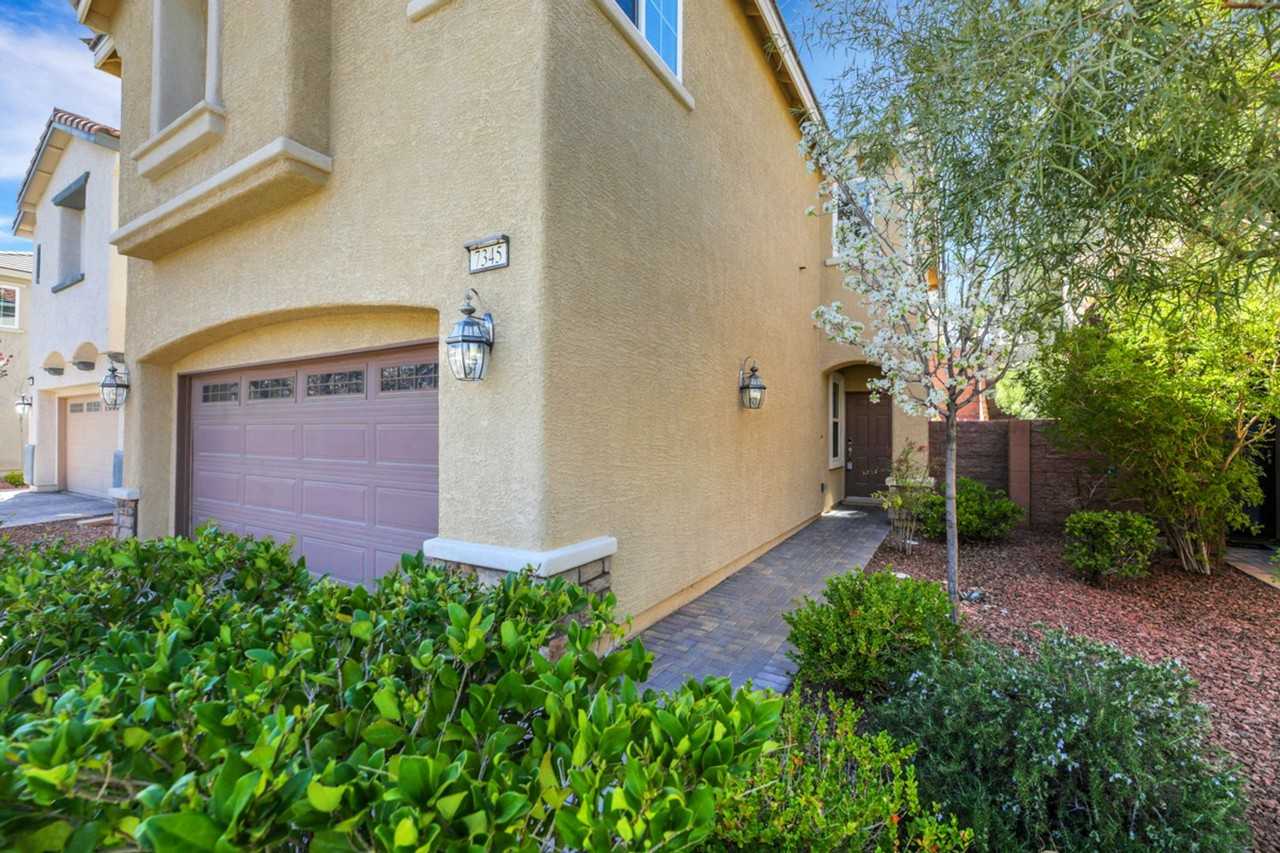 7345 Puddle Duck St - Photo 2 of 18