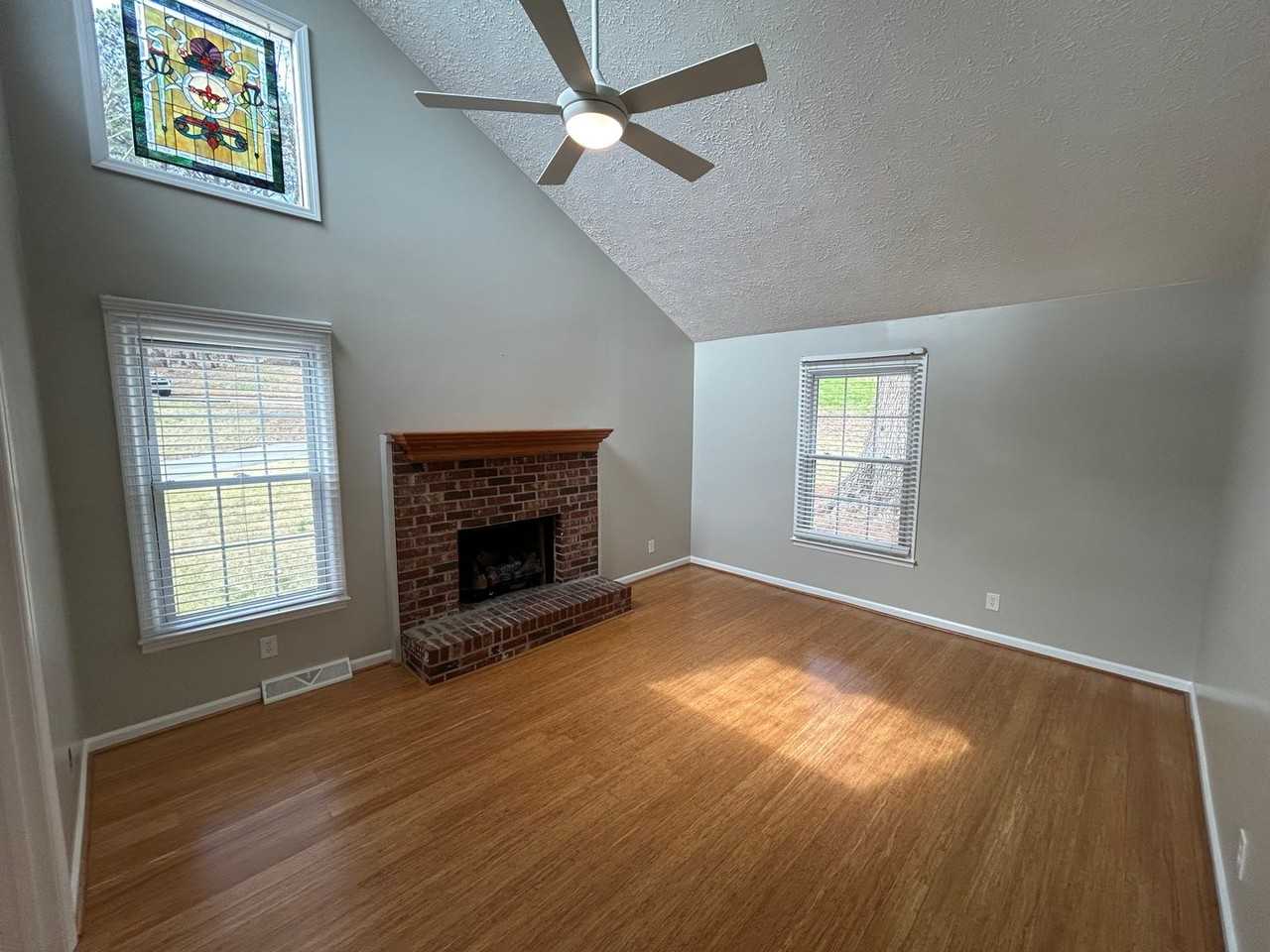 29 Arrowhead Dr Se - Photo 4 of 36
