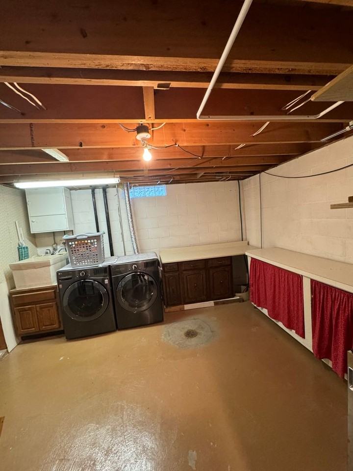 1513 5 1/2 Ave Ne - Photo 2 of 33