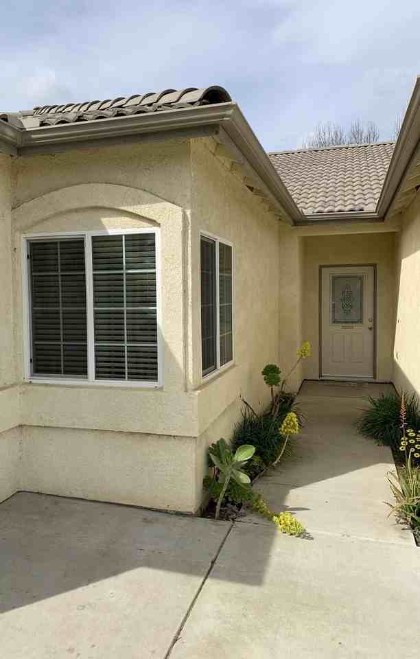 1075 Golf Ave - Photo 3 of 21