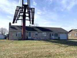 featured image of 4136 Lincoln Way E