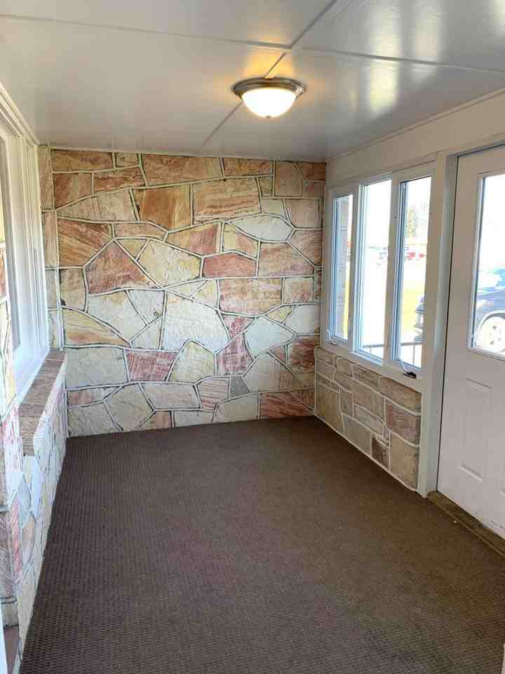 4136 Lincoln Way E - Photo 7 of 37