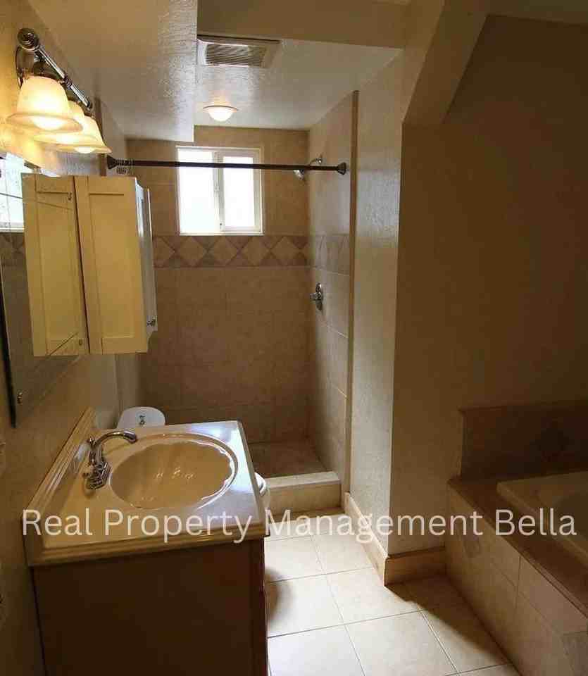 1050 Mohawk St - Photo 7 of 13