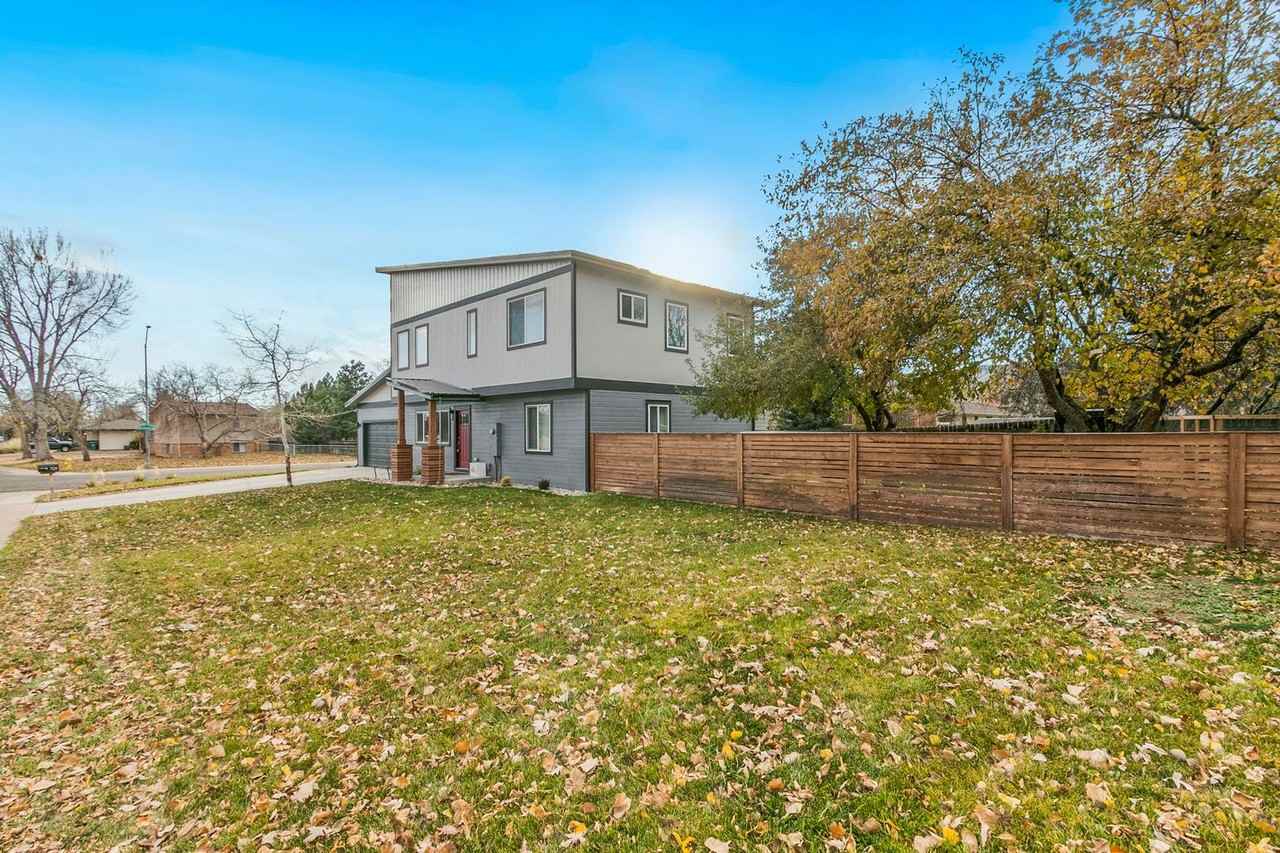 729 Rocky Rd - Photo 3 of 26