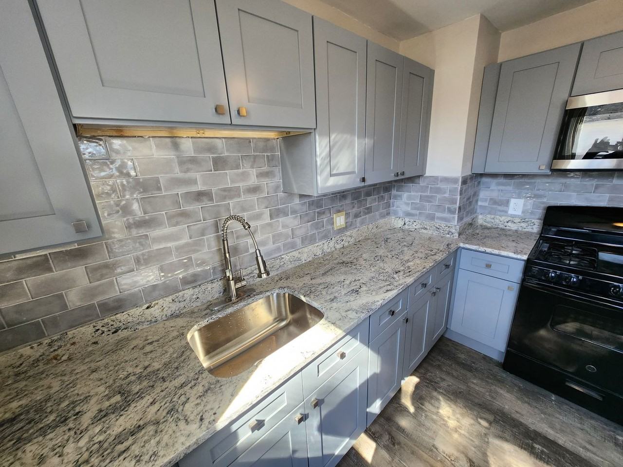 50 Curve St - Photo 2 of 17