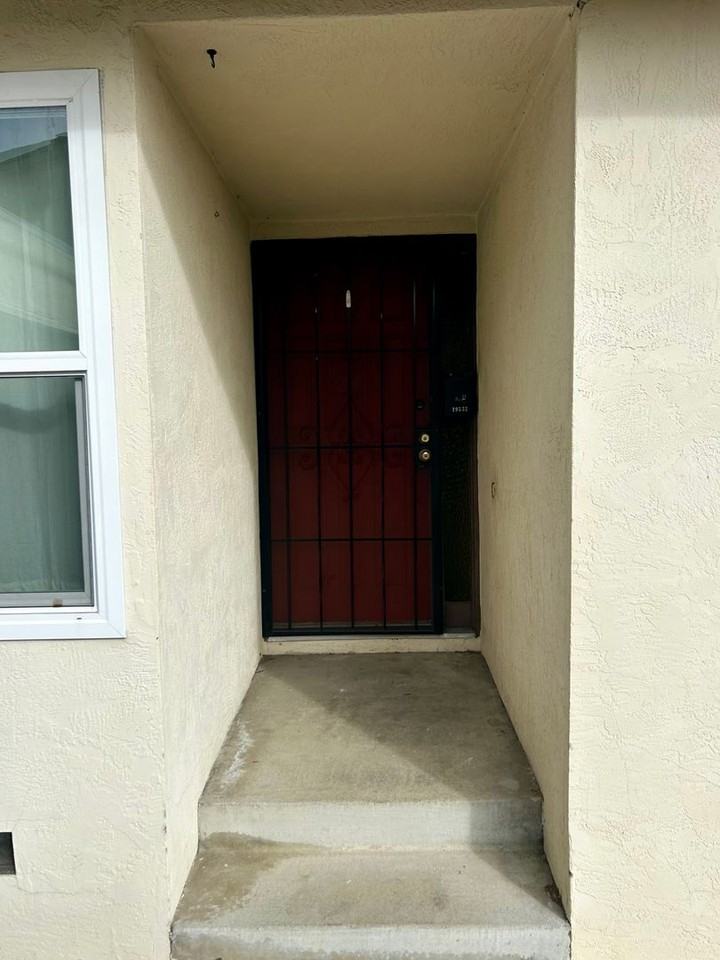 19532 Center St - Photo 3 of 27