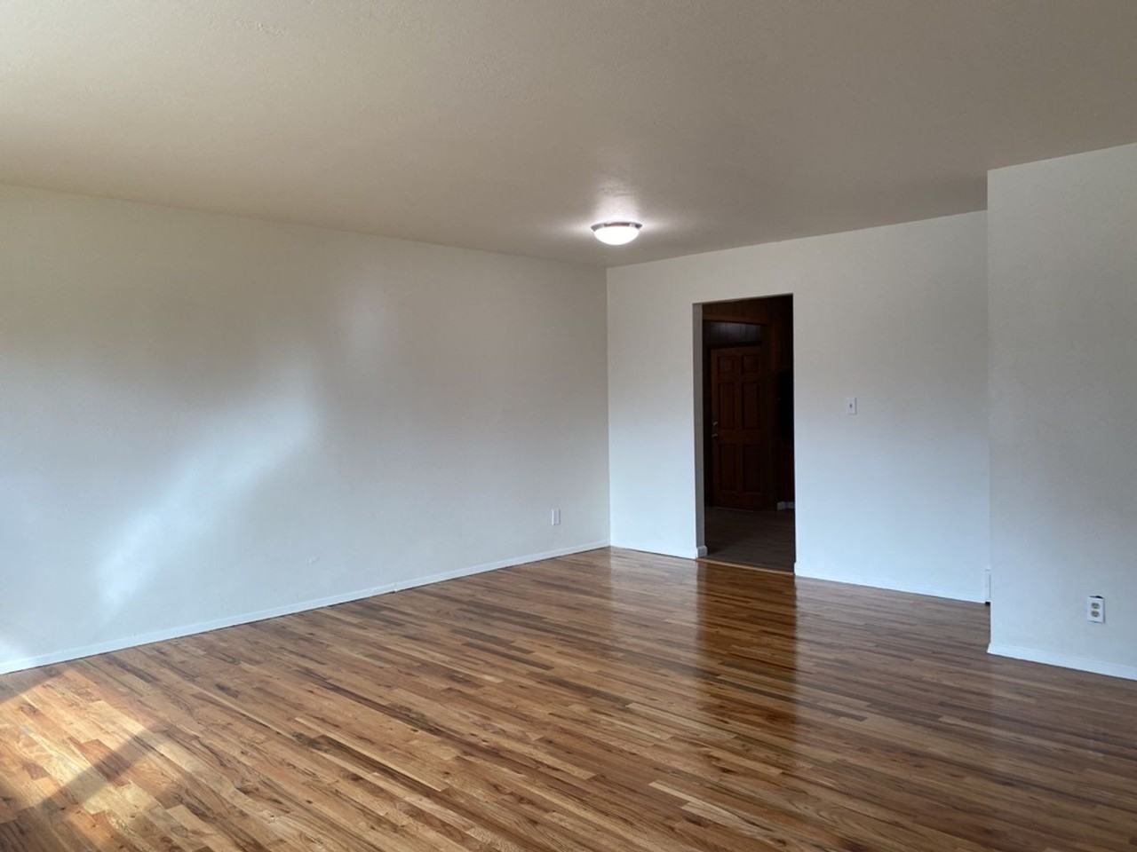 1916 W Lake St - Photo 4 of 35