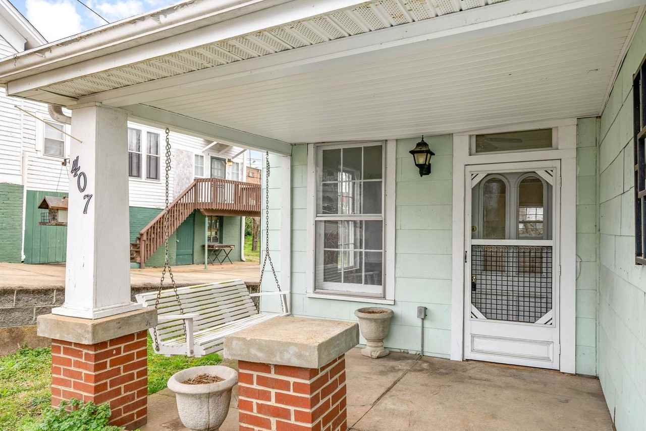 407 S 2nd St - Photo 2 of 26