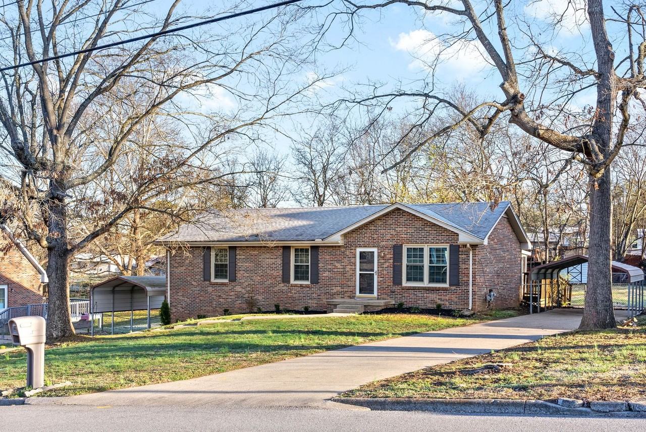 1835 Warren Dr - Photo 2 of 32