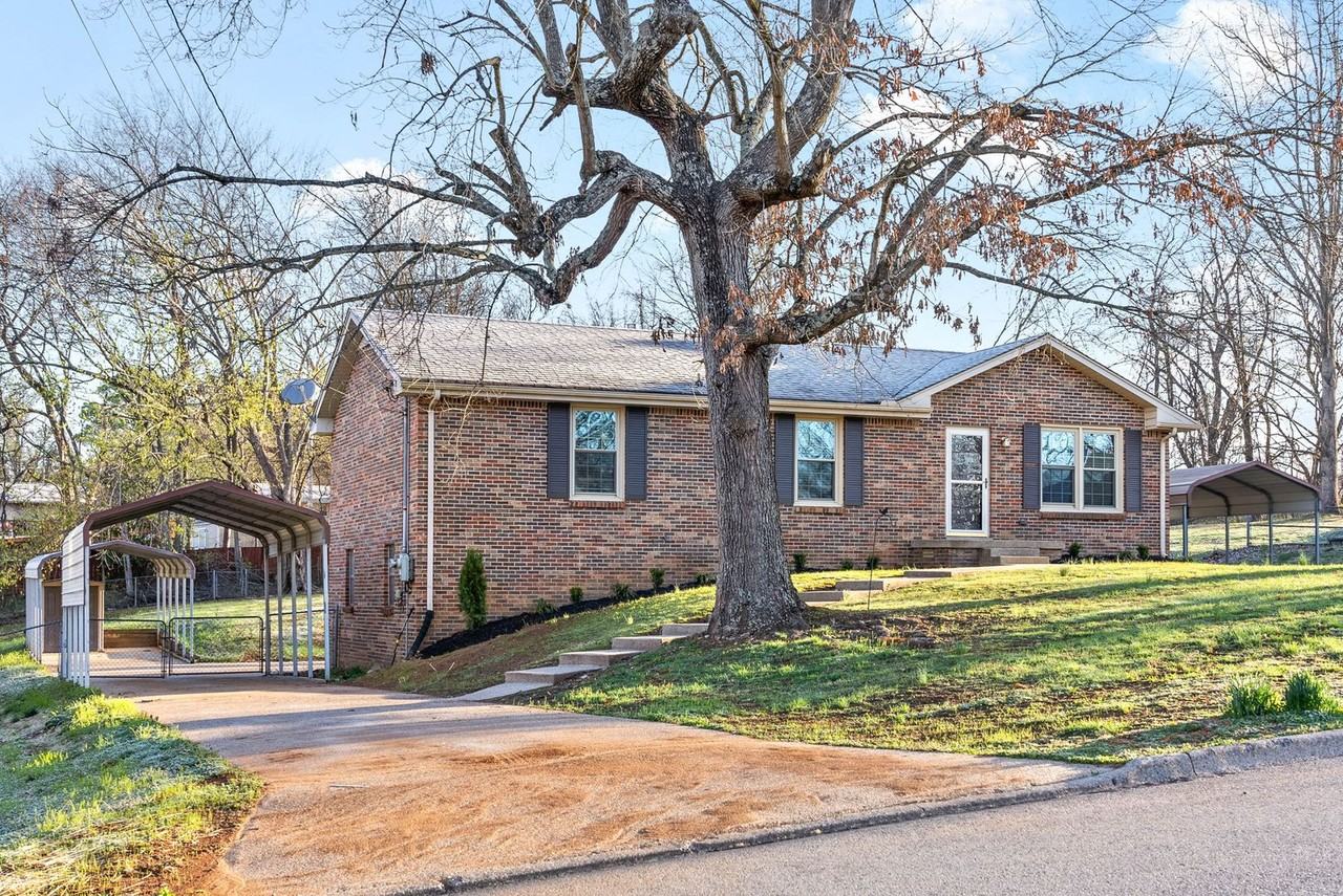 1835 Warren Dr - Photo 3 of 32