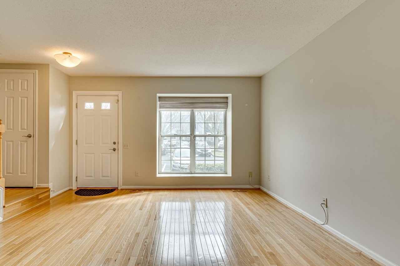6642 High Valley Ln - Photo 3 of 34