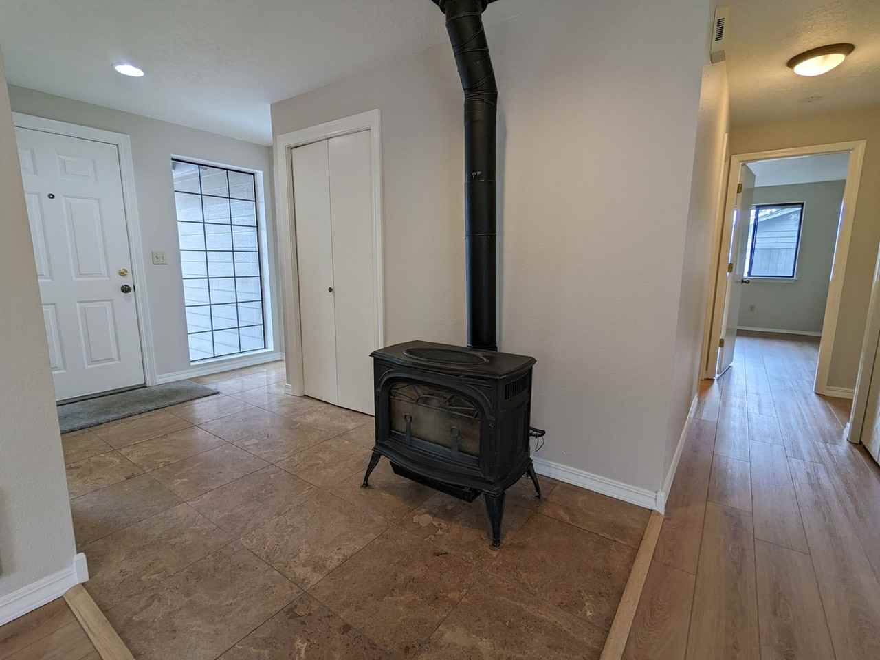 1147 Ne Viking Ct - Photo 6 of 29