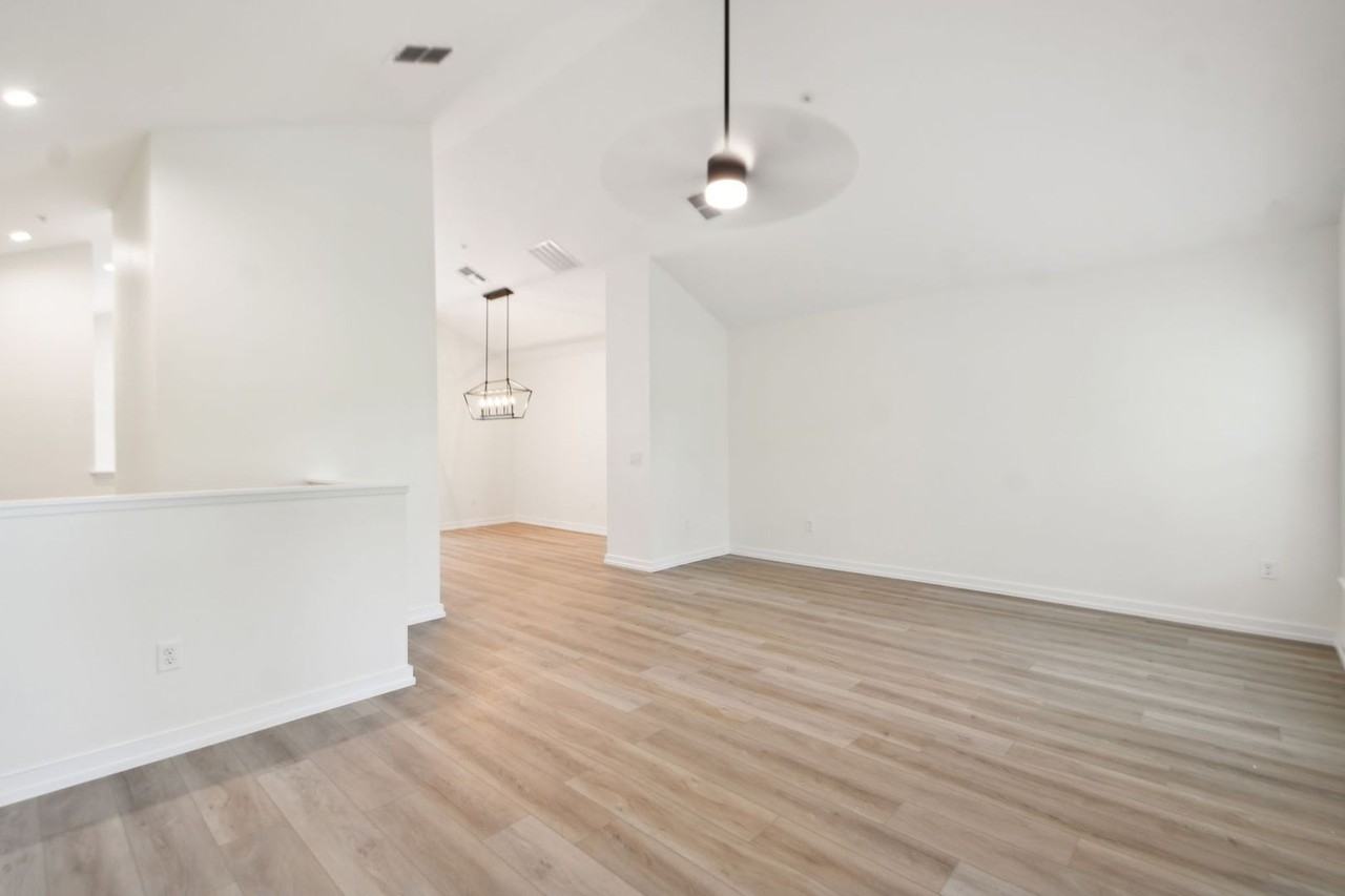 1602 Park Lake St - Photo 5 of 35