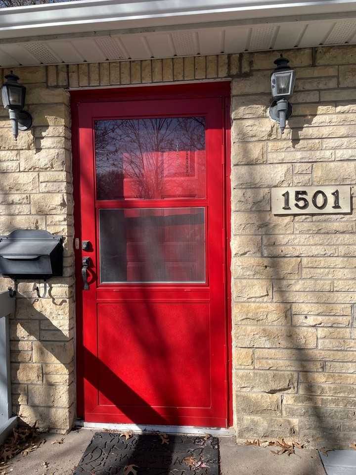 1501 Sherwood Way - Photo 3 of 20