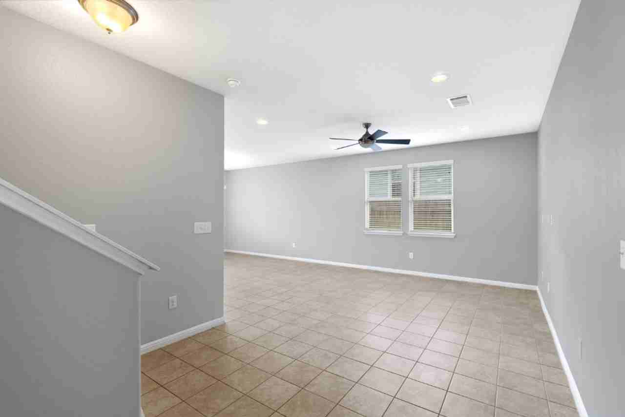 467 Twisted Oaks Ln - Photo 5 of 28
