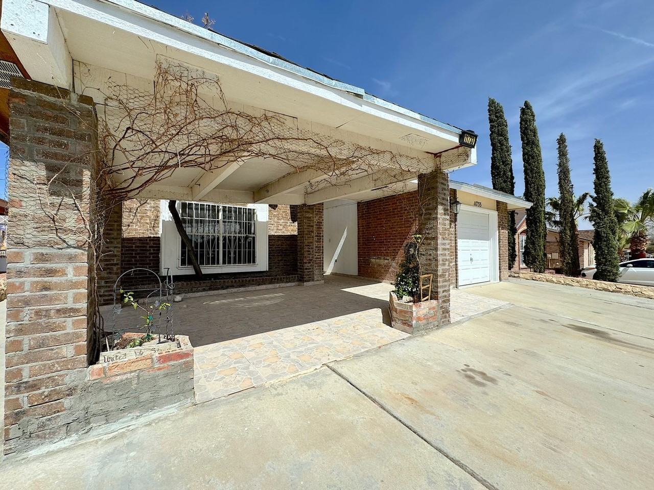 11733 Balladeer Ave - Photo 2 of 29