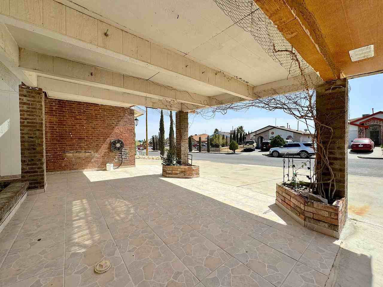 11733 Balladeer Ave - Photo 3 of 29