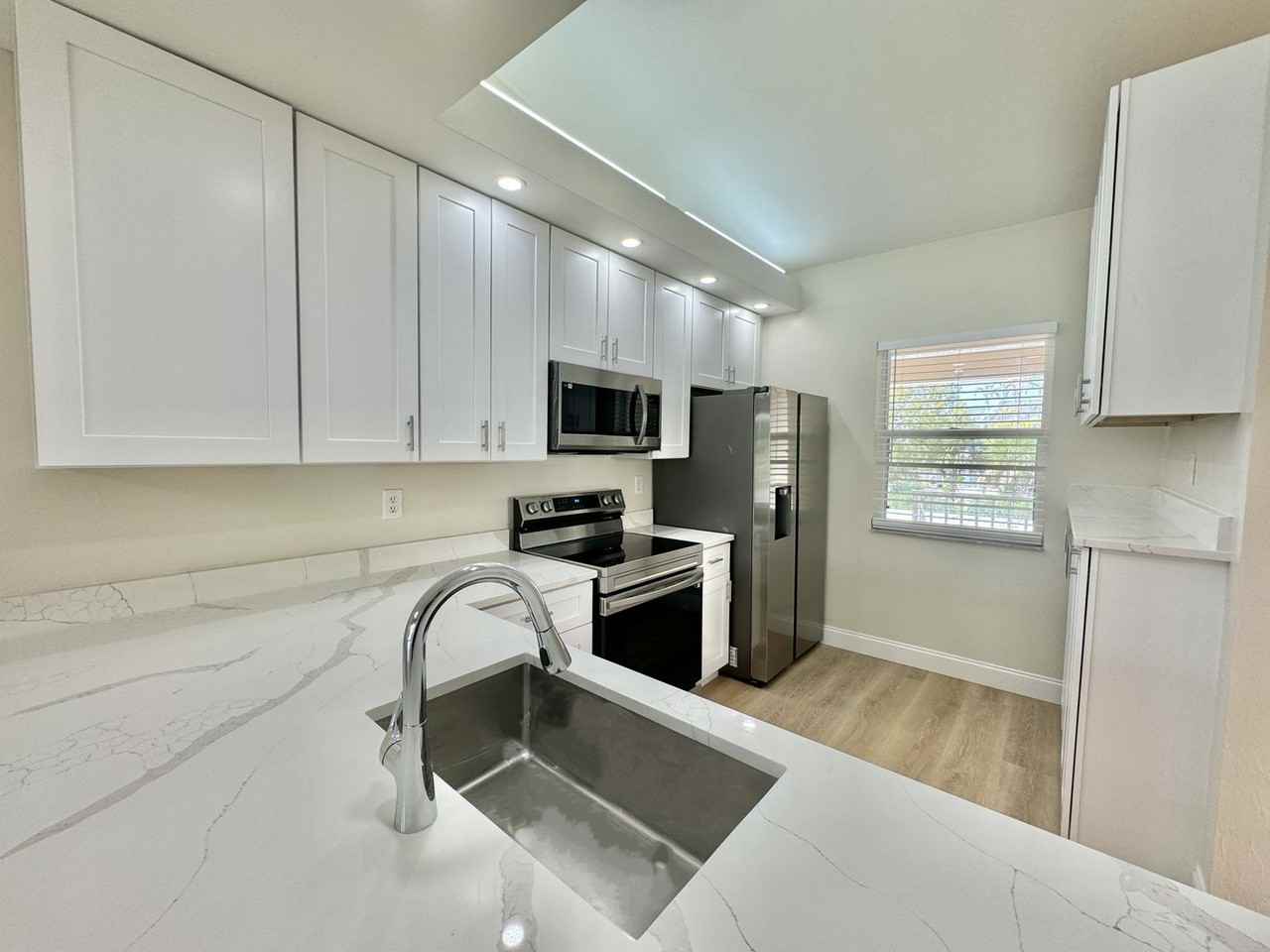 328 Bradstrom Cir - Photo 2 of 23