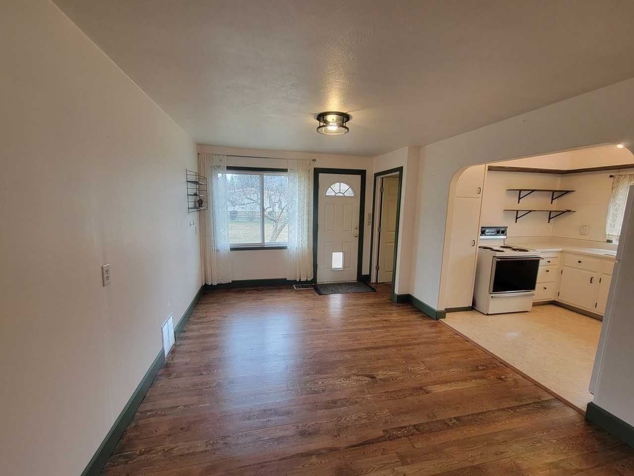 657 Maple Ave - Photo 3 of 19