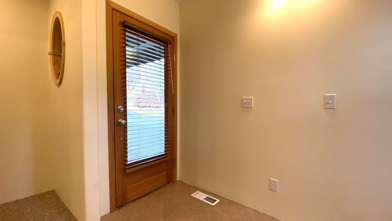 17 Annie Ln - Photo 2 of 19