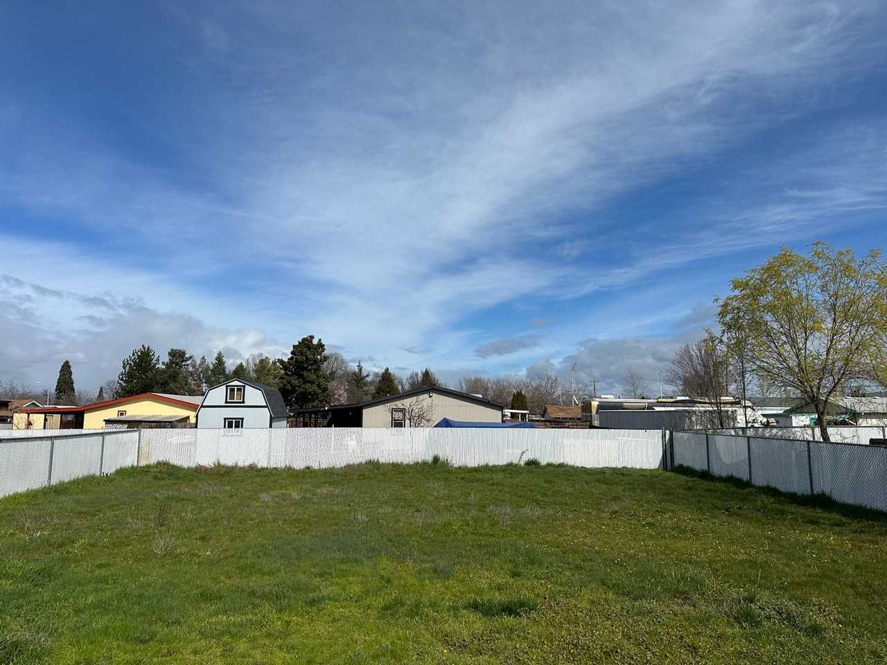 2641 Falcon St - Photo 4 of 15