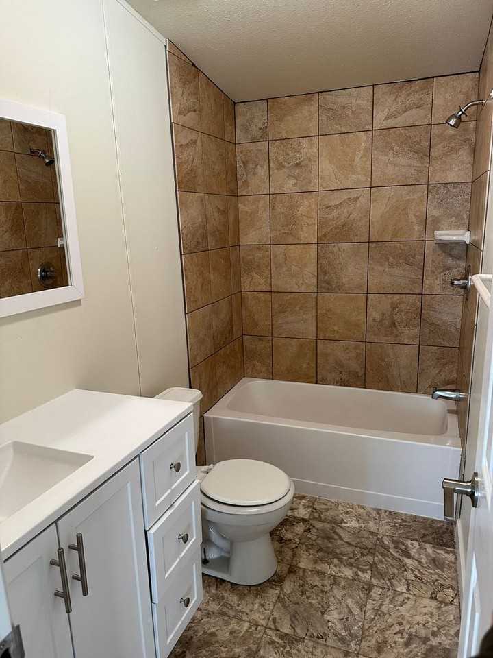 2641 Falcon St - Photo 5 of 15