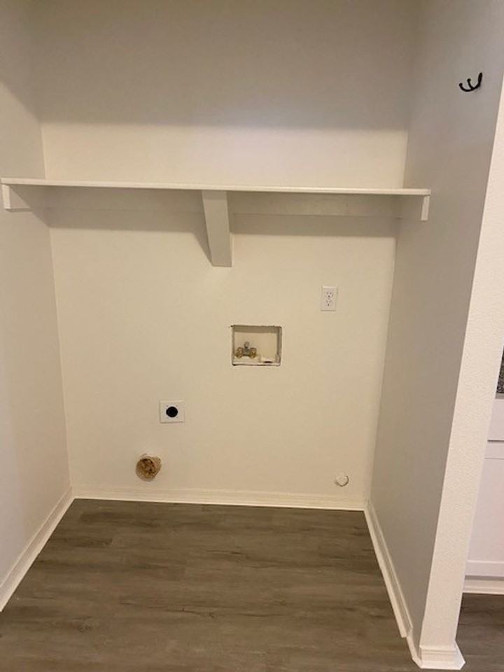 3004 W 22nd St - Photo 3 of 10
