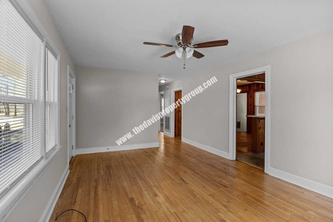 1200 Paul St - Photo 3 of 15