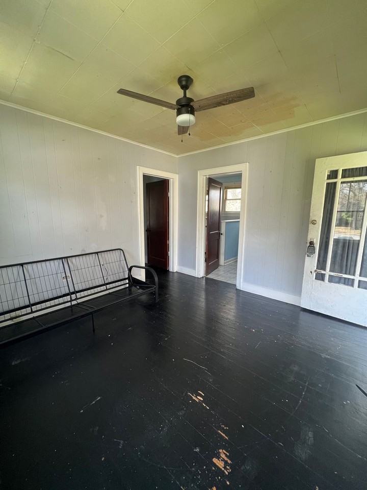 424 Chandler St - Photo 2 of 9