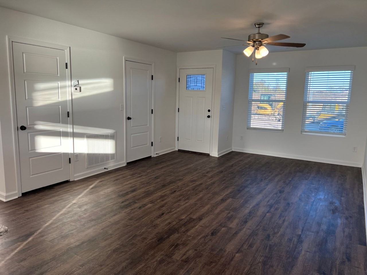 608 Short Leaf Ln - Photo 5 of 26