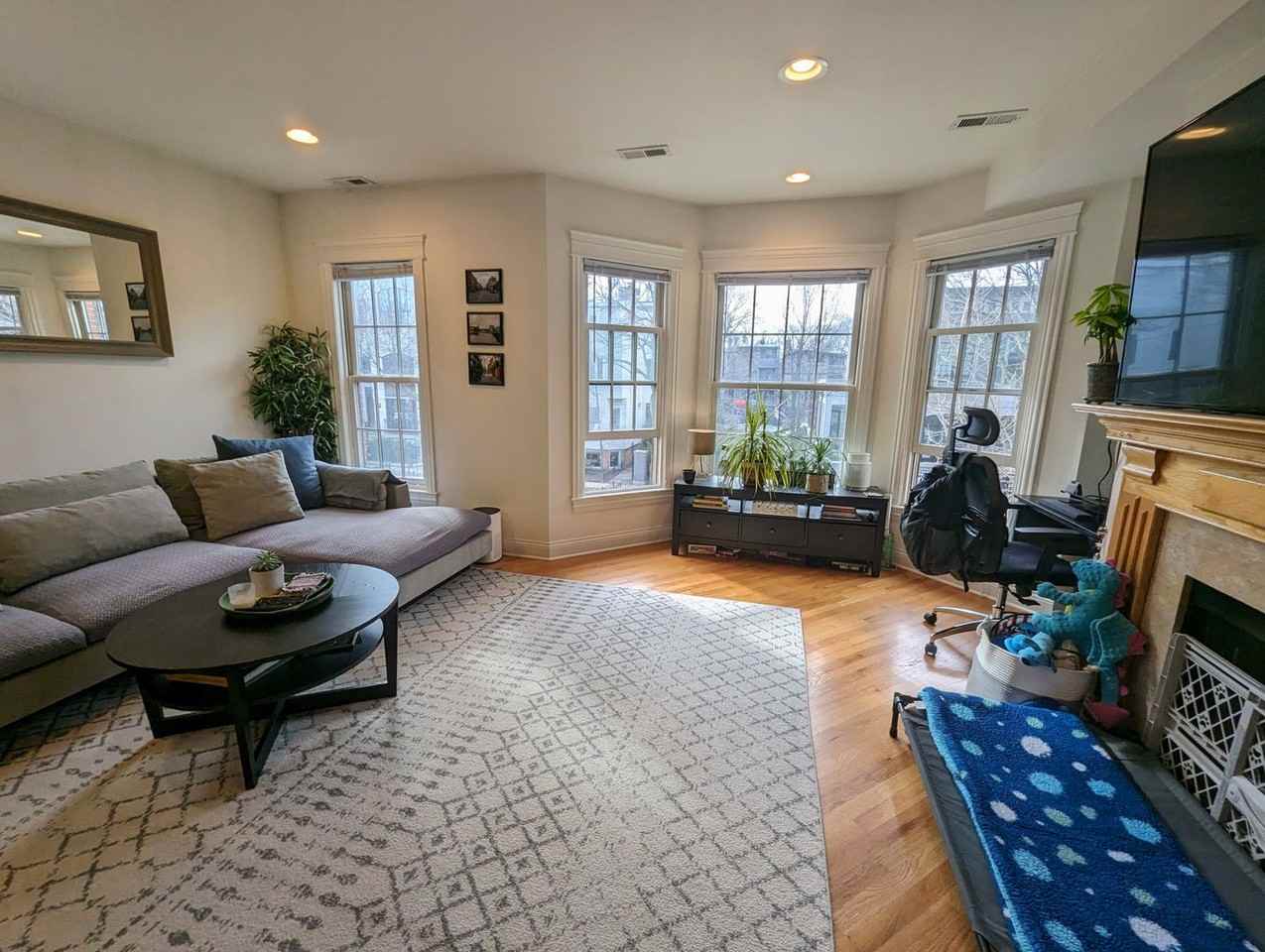 1118 W Wrightwood - Photo 3 of 28