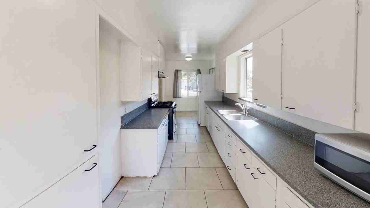 5068 Rockford Dr - Photo 6 of 14
