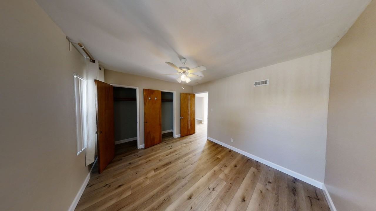 5068 Rockford Dr - Photo 7 of 14
